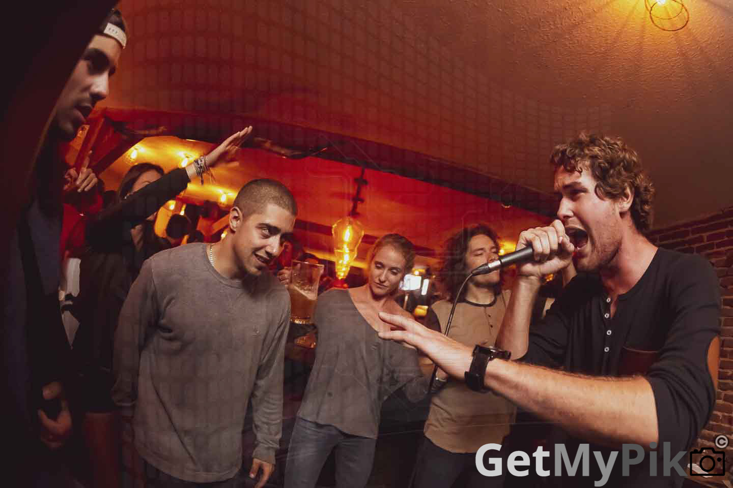 b tall b-tall spectacle show musique rap hip-hop jack saloon bar taverne