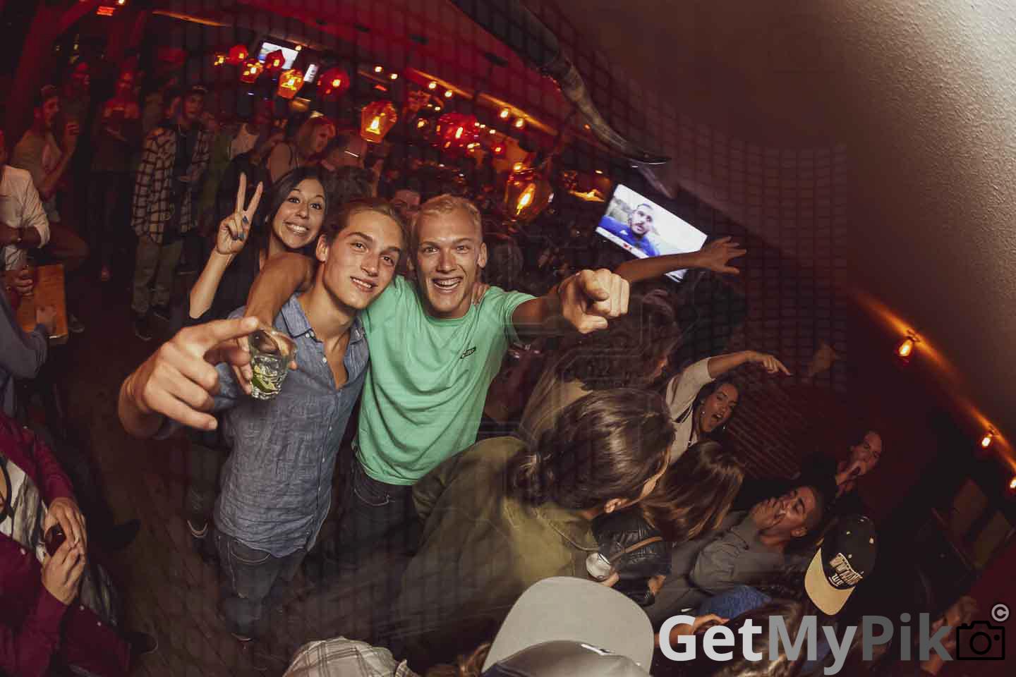 b tall b-tall spectacle show musique rap hip-hop jack saloon bar taverne